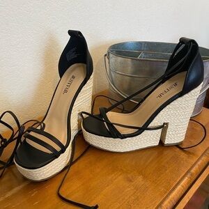 Stirring secrets 5.5 ladies just fab wedges heels new